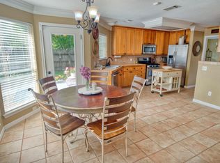 608 Prairie Ln, Angleton, TX 77515
