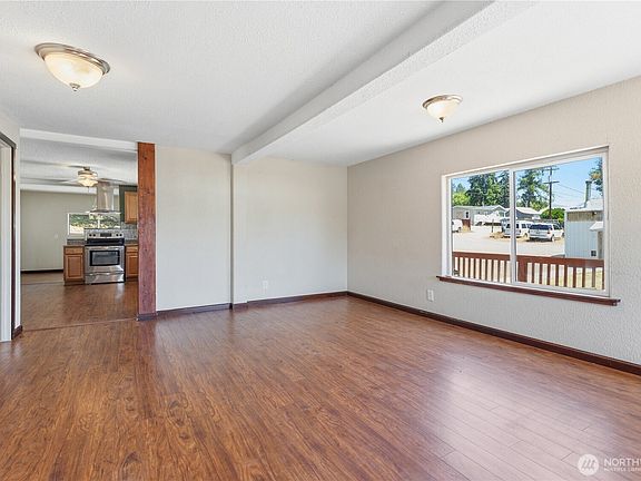 3rd image of 410 W Bartlett Street