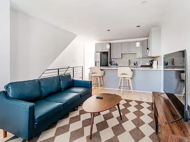 1331 Queen St NE — Photo 15