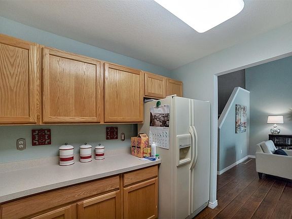 4th image of 855 S Evanston Cir