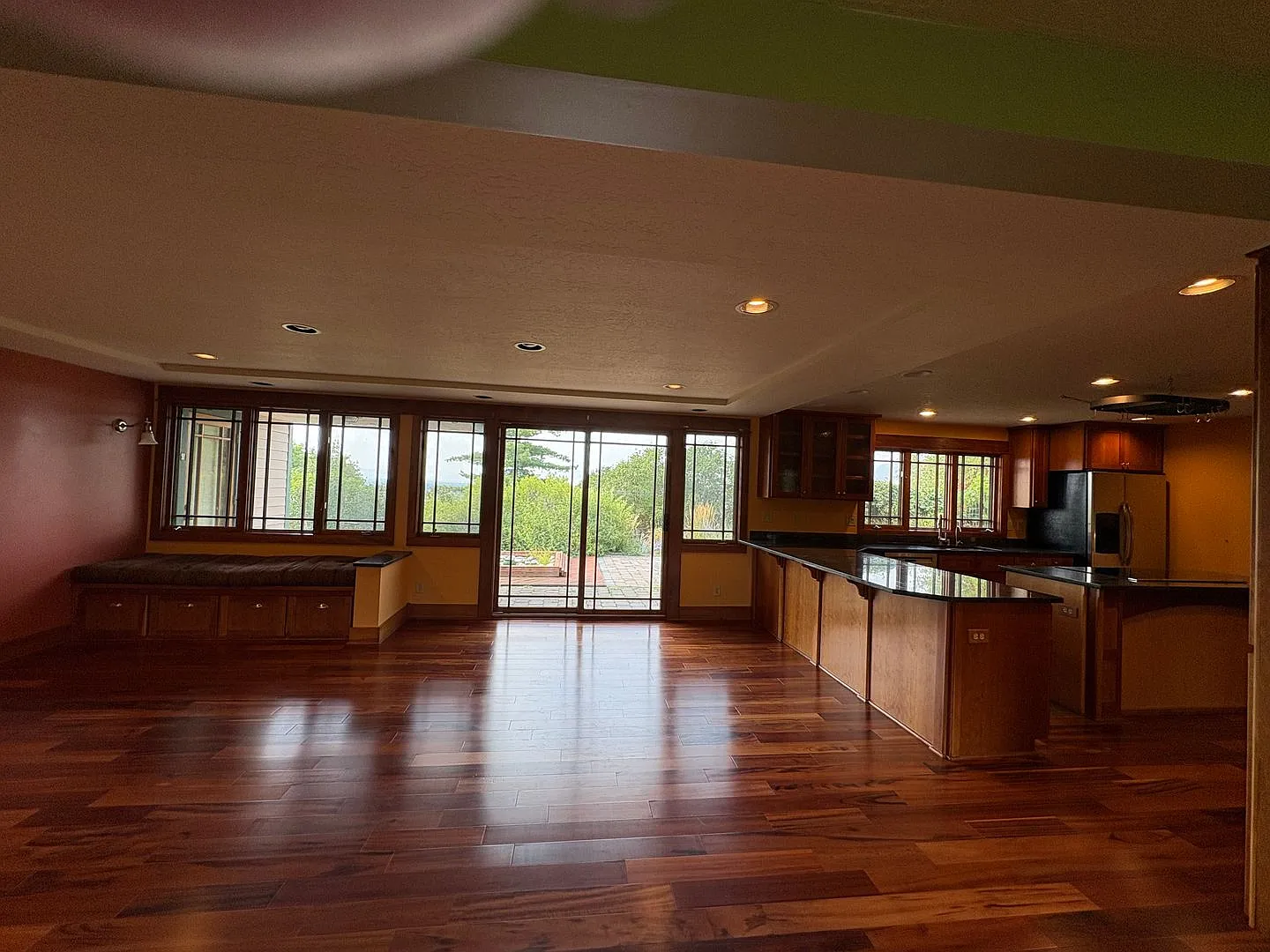 Beautiful 4/bed 3/bath South Hills Home With Solar And A View! — Photo 3