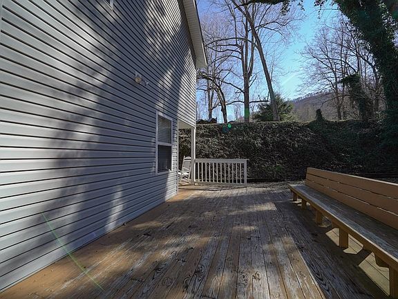 2nd image of 150 Roaring Fork Rd #Cottage200