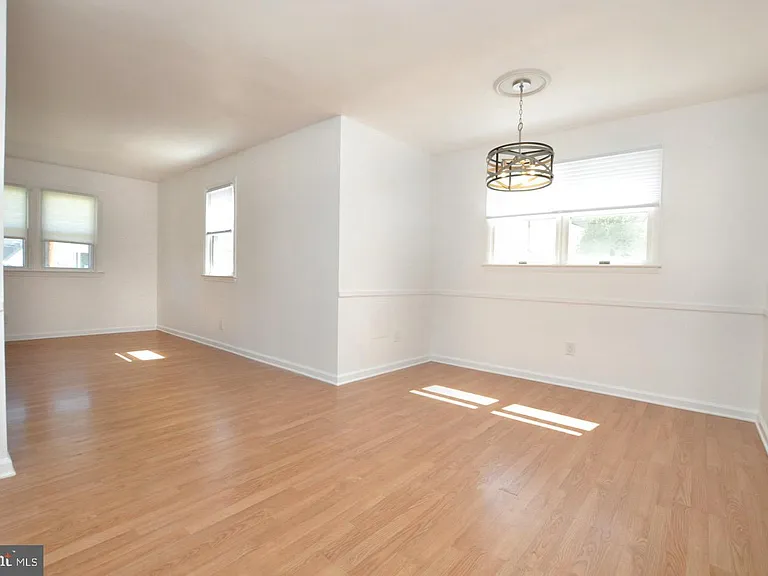 432 N Coles Ave — Photo 5