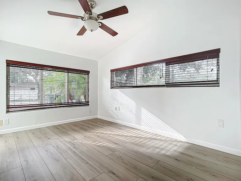 1701 SW 14th Ct — Photo 8