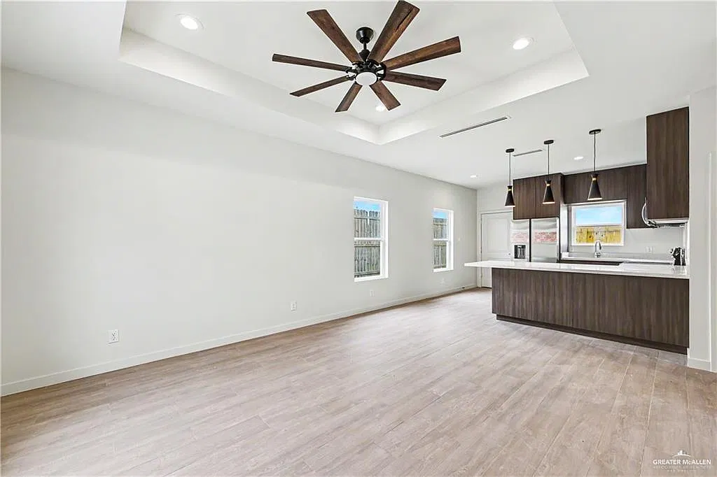 5800 Ozark Ave — Photo 3