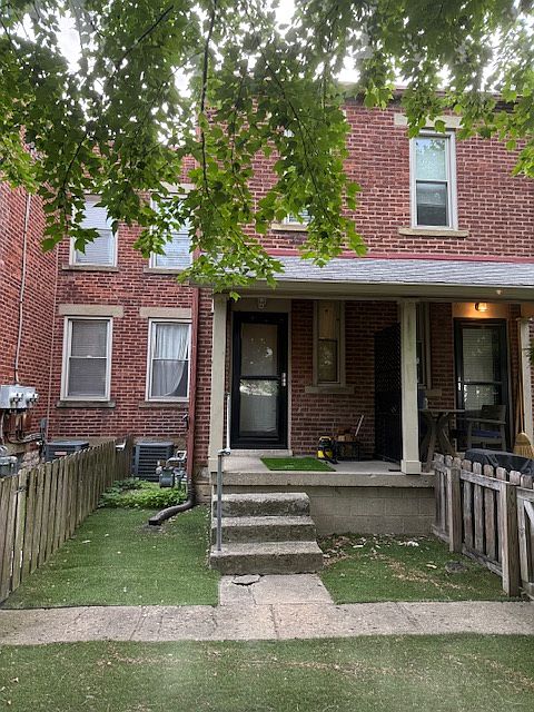 backyard views! Neighbors are fun and friendly