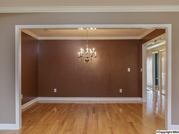 3rd image of 5007 Blakemore Dr SE