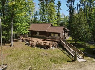6420 Aarwood Rd NW, Rapid City, MI 49676