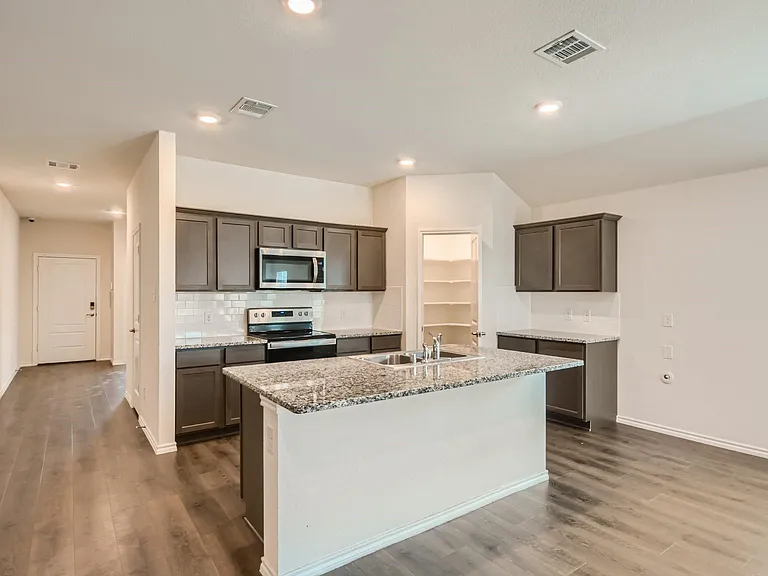 2310 Hankinson Ln — Photo 10