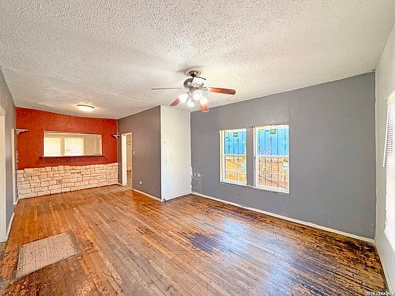 5th image of 246 W Boyer St