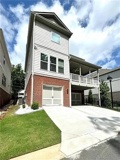 4 bed, 4.5 bath, 4322 sqft, $4,500 — Photo 4