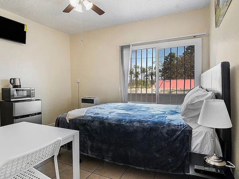 South Park Place Apartments — Photo 14
