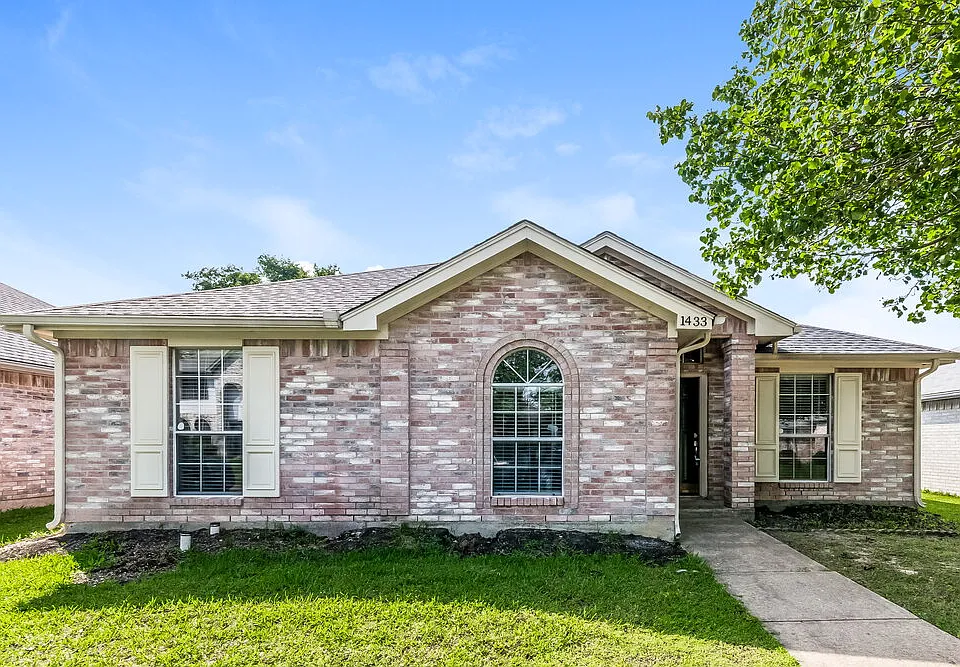 1433 Spicewood Dr