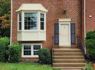 4752 Gainsborough Dr, Fairfax, VA 22032