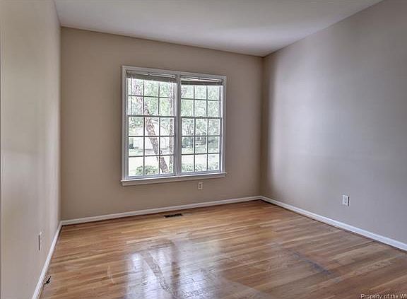 5th image of 107 Wellington Cir