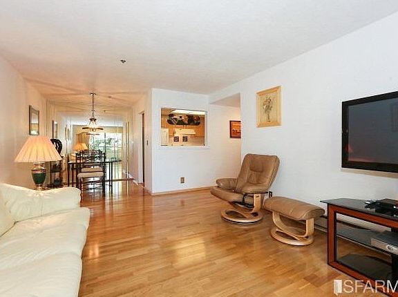 5th image of 360 Guerrero St APT 219