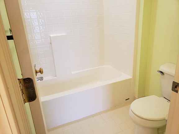 5th image of 13104 Addington Dr