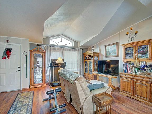 3rd image of 103 NW Glenhaven Dr