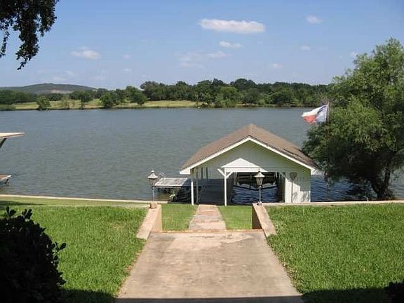 2nd image of 813 Loma Linda