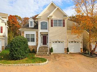 44 Savannah Ct, Atlantic Highlands, NJ 07716