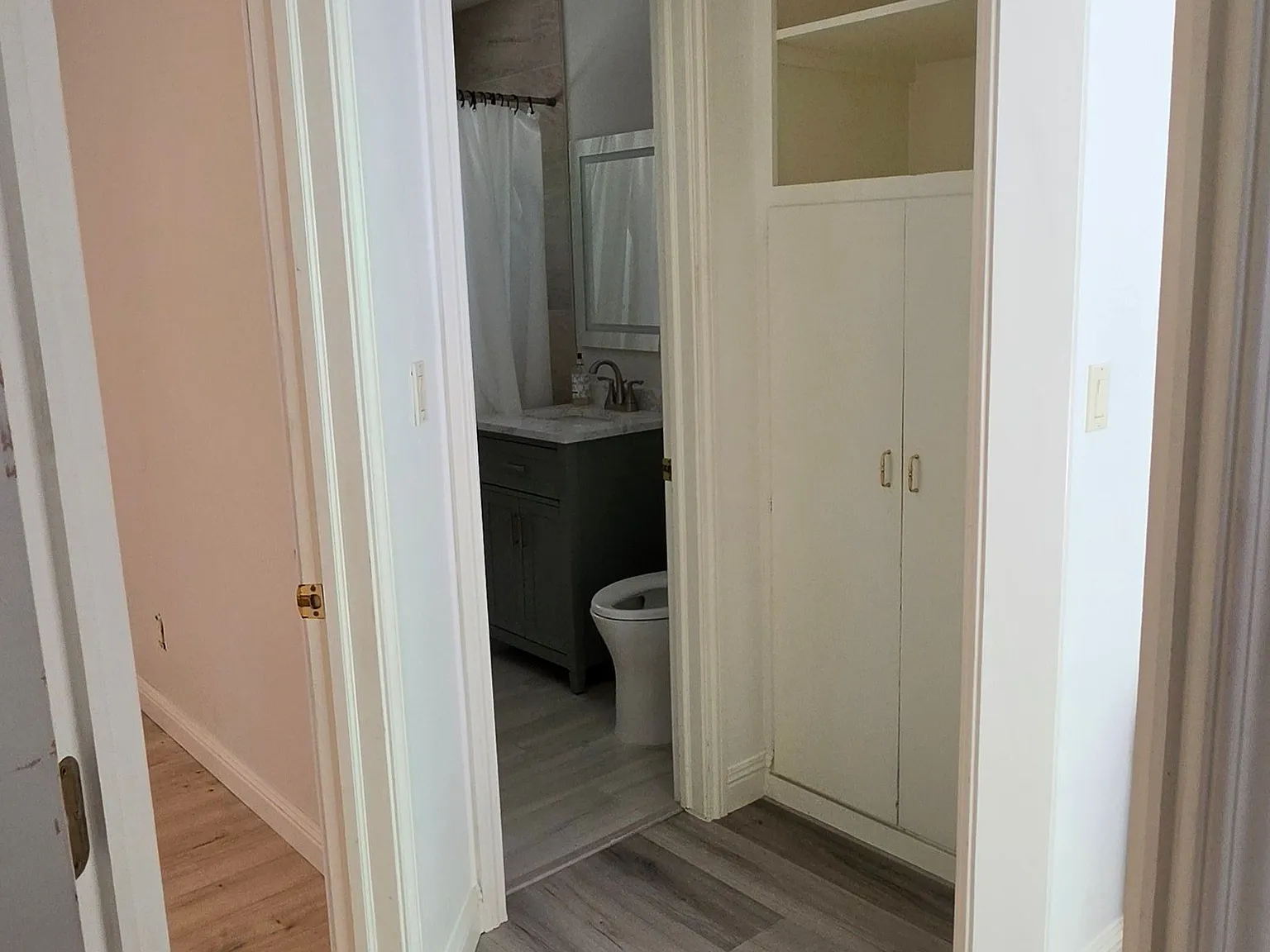 2 bed, 1.0 bath, 932 sqft, $3,400 — Photo 4