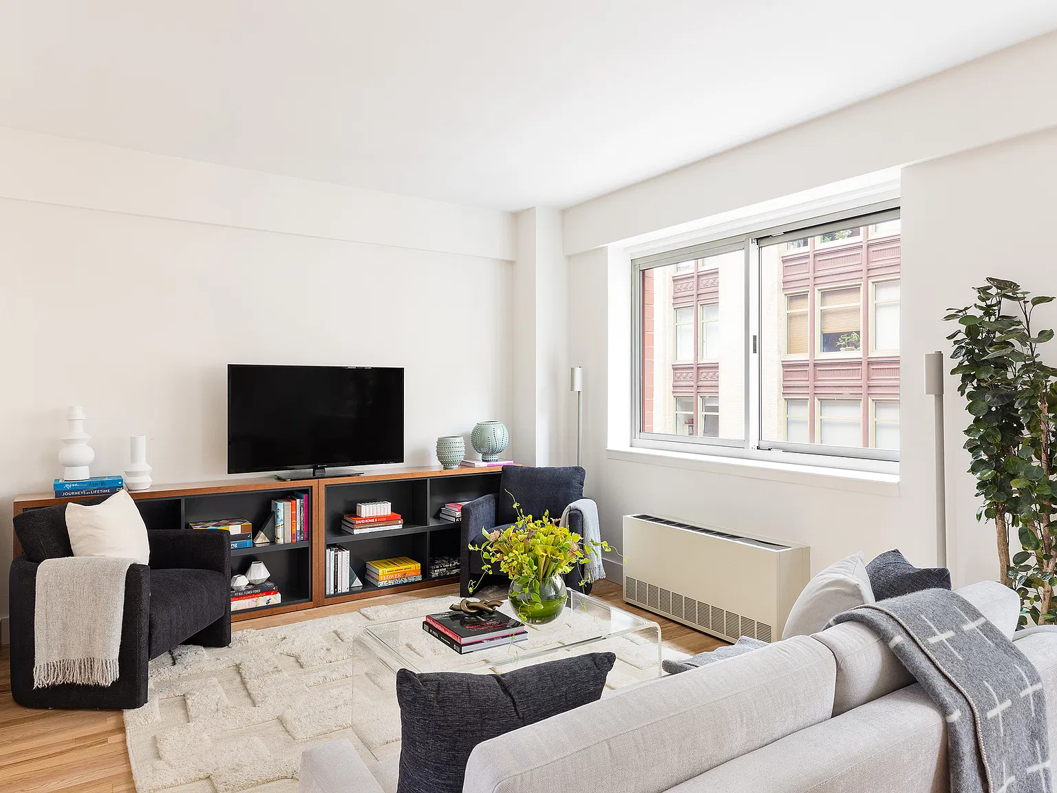 200 West 24th Street — Photo 3
