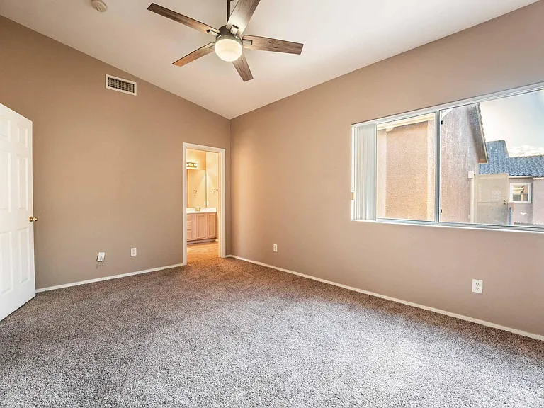 2000 Quartz Cliff St #104 — Photo 14
