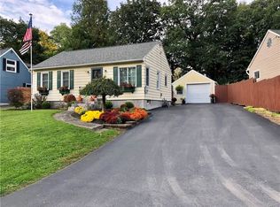 403 Berkey Dr, Chittenango, NY 13037