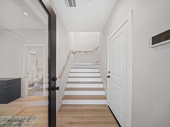 3rd image of 5320 Creekmont Timbers Trl