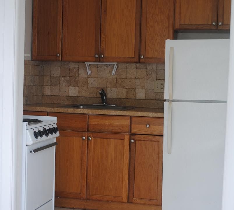 2nd image of 511 7th Ave N APT A
