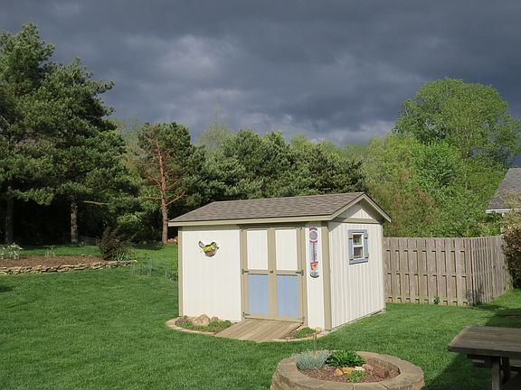 2nd image of 520 Boulder Dr