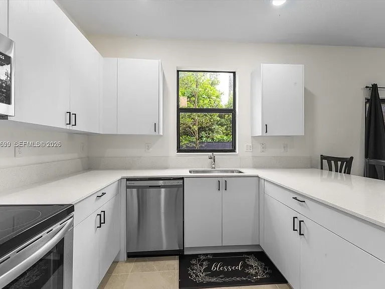 20344 NW 6th Pl — Photo 35