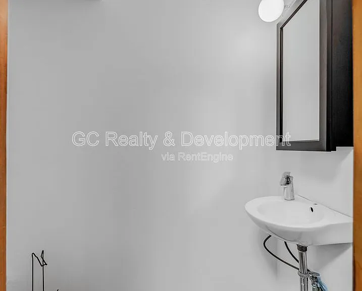 5217 S University Ave #C — Photo 7