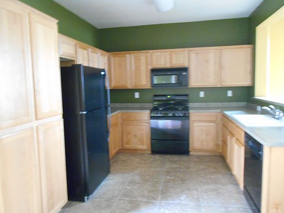 3rd image of 7676 Hampton Park Ln