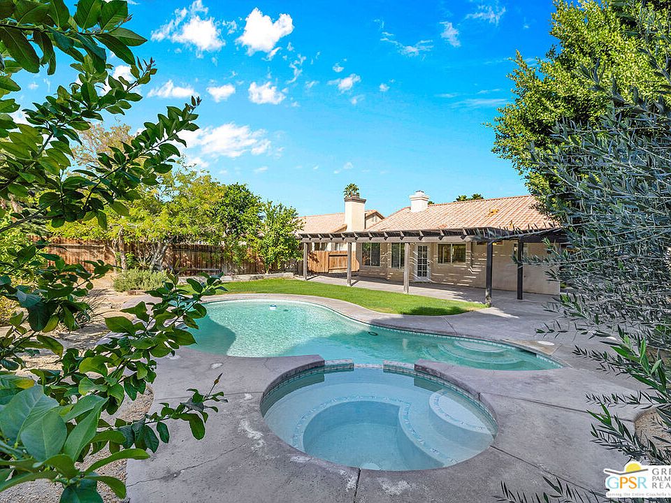 1st image of 78805 La Palma Dr