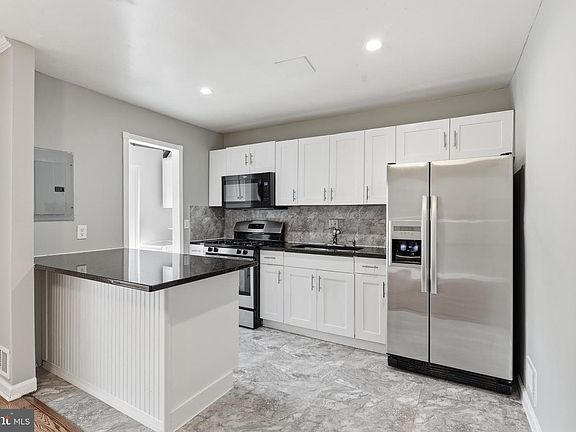 3rd image of 9816 Buckner Rd