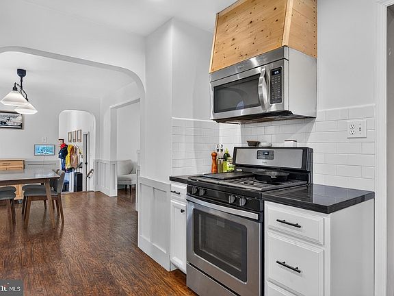 4th image of 70 Barre Dr
