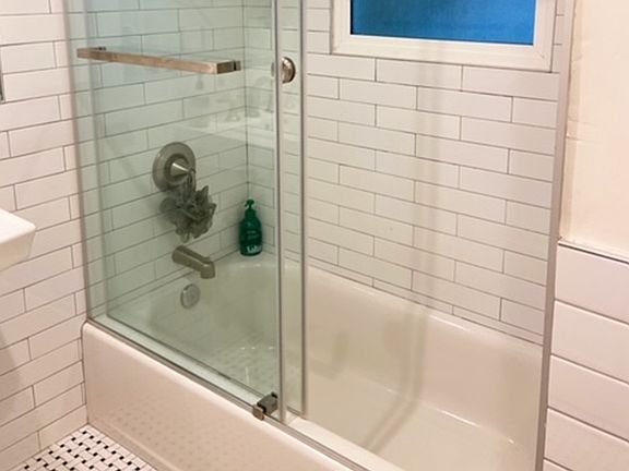 4th image of 8200 De Longpre Ave #1