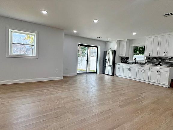 3rd image of 43 John Street