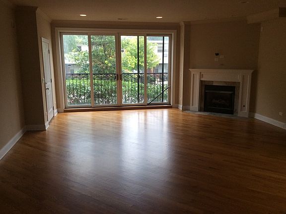 4th image of 3560 S Giles Ave Unit 1