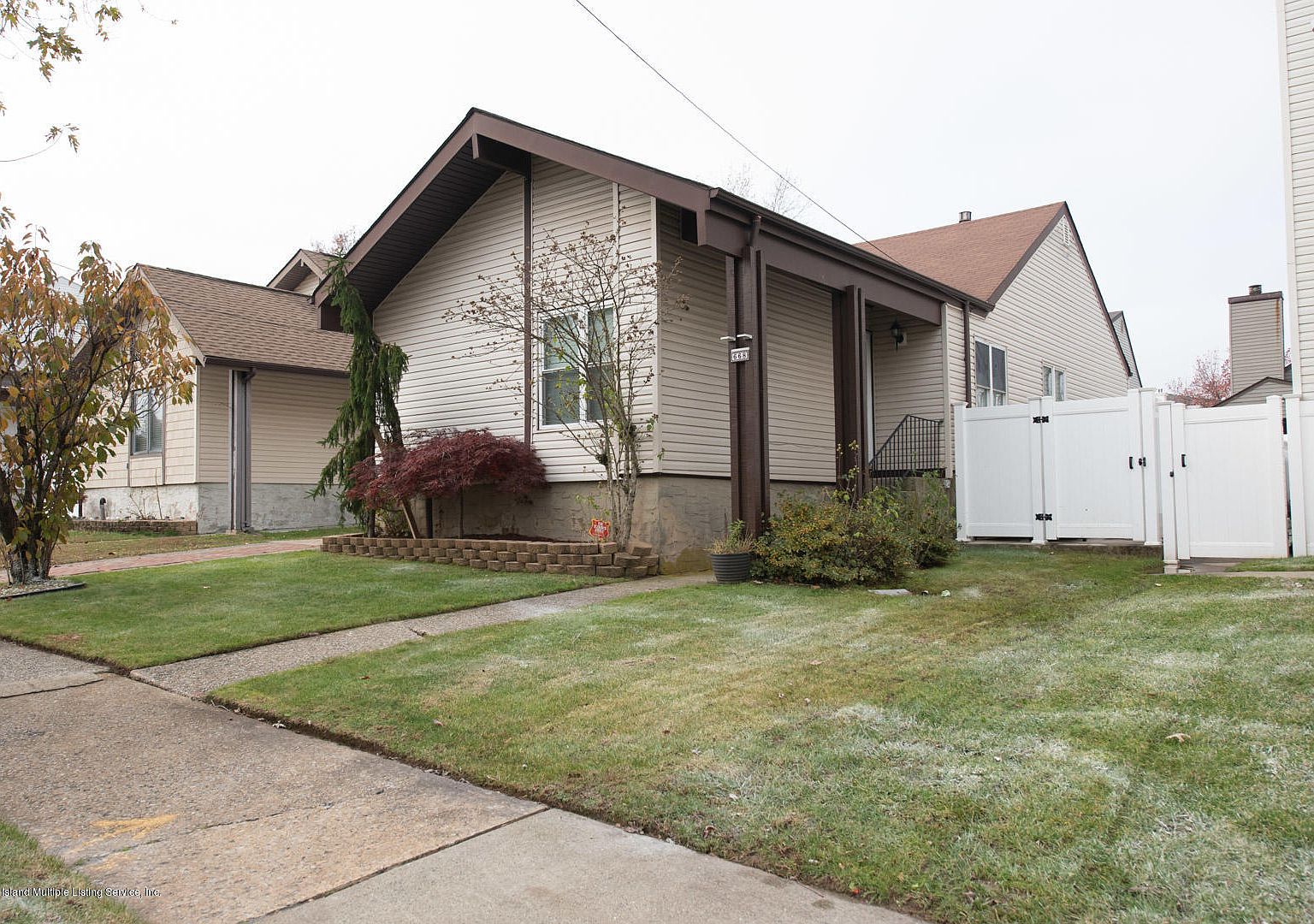 668 Drumgoole Rd, Staten Island, NY 10312 Zillow