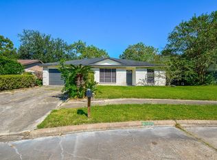 10519 Gulfstream Ln, Sugar Land, TX 77498
