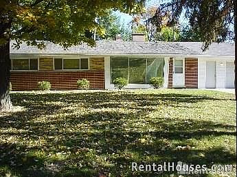Front View/Front Yard