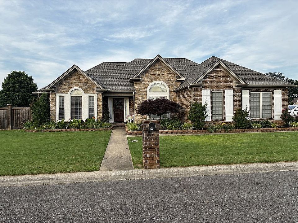 1st image of 424 Natalie Cir