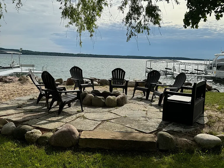 3756 Springwater Beach Rd — Photo 7
