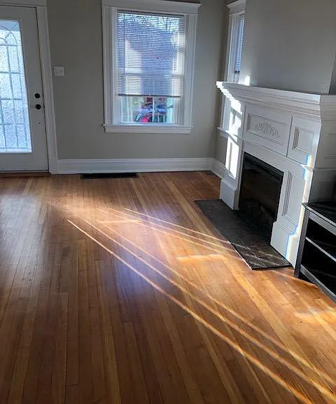 588 S Pearl St — Photo 2