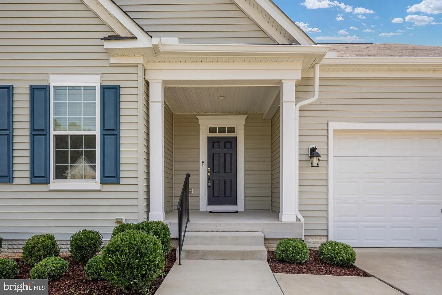 4 bed, 2.5 bath, 1809 sqft, $2,700 — Photo 3