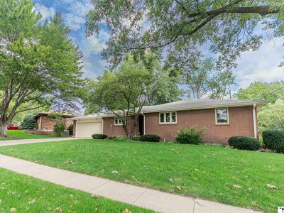 8020 Broadview Dr, Lincoln, NE, 68505