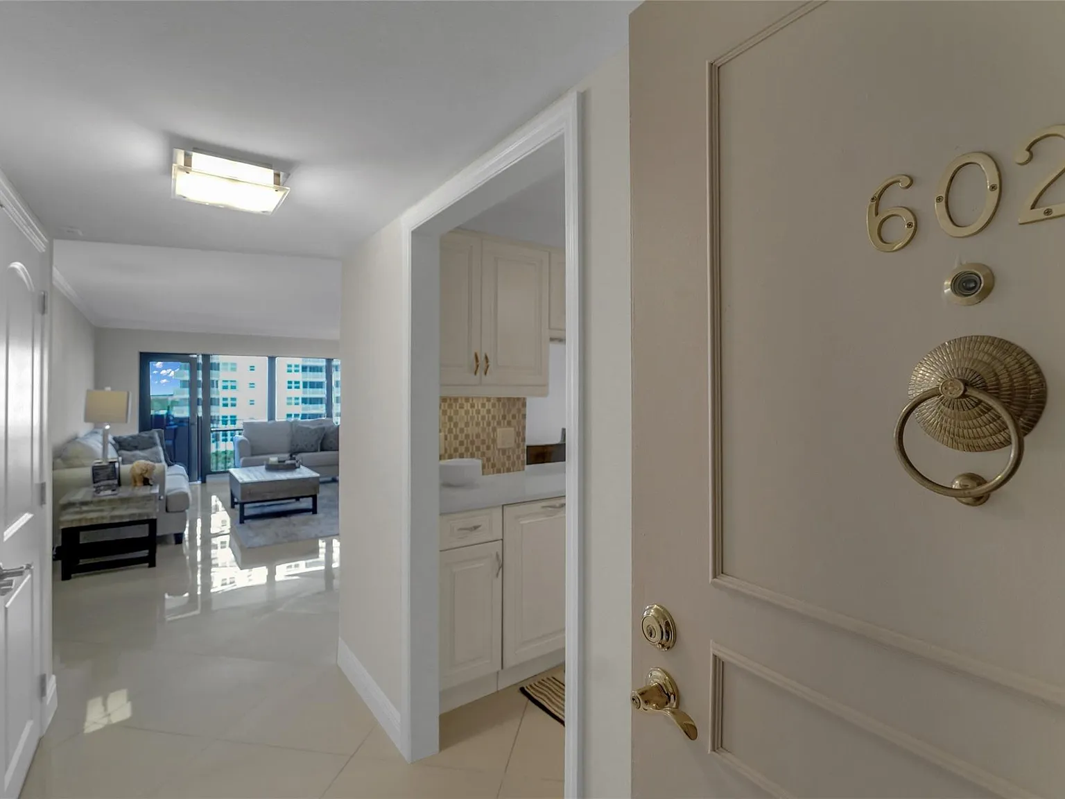 1 bed, 1.5 bath, 1080 sqft, $3,500 — Photo 2