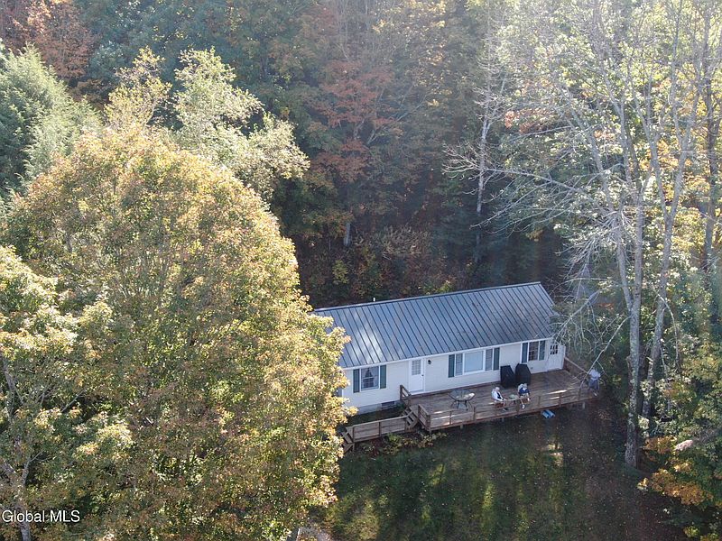 2nd image of 10 Mountain Stream Lane